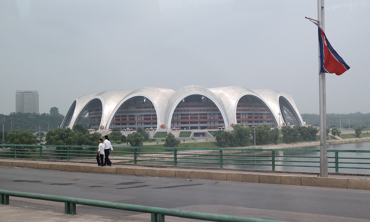 Стадион первого мая в пхеньяне фото