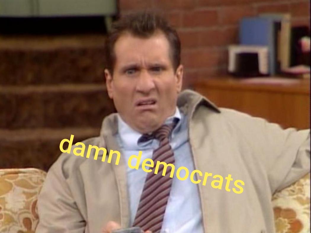 Эл банди. Ал банди. Al Bundy Couch. Эл банди на диване. Al Bundy gif.